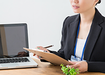 フリーアドレスの事例を参考にする際の注意点