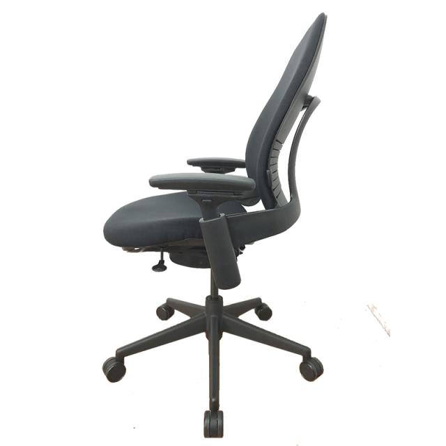 ウチダ リープ(Steelcase) 肘付ハイバックチェア