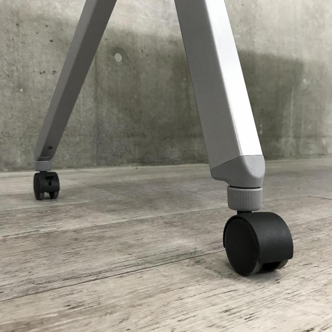 オカムラ スタックテーブル フラプター